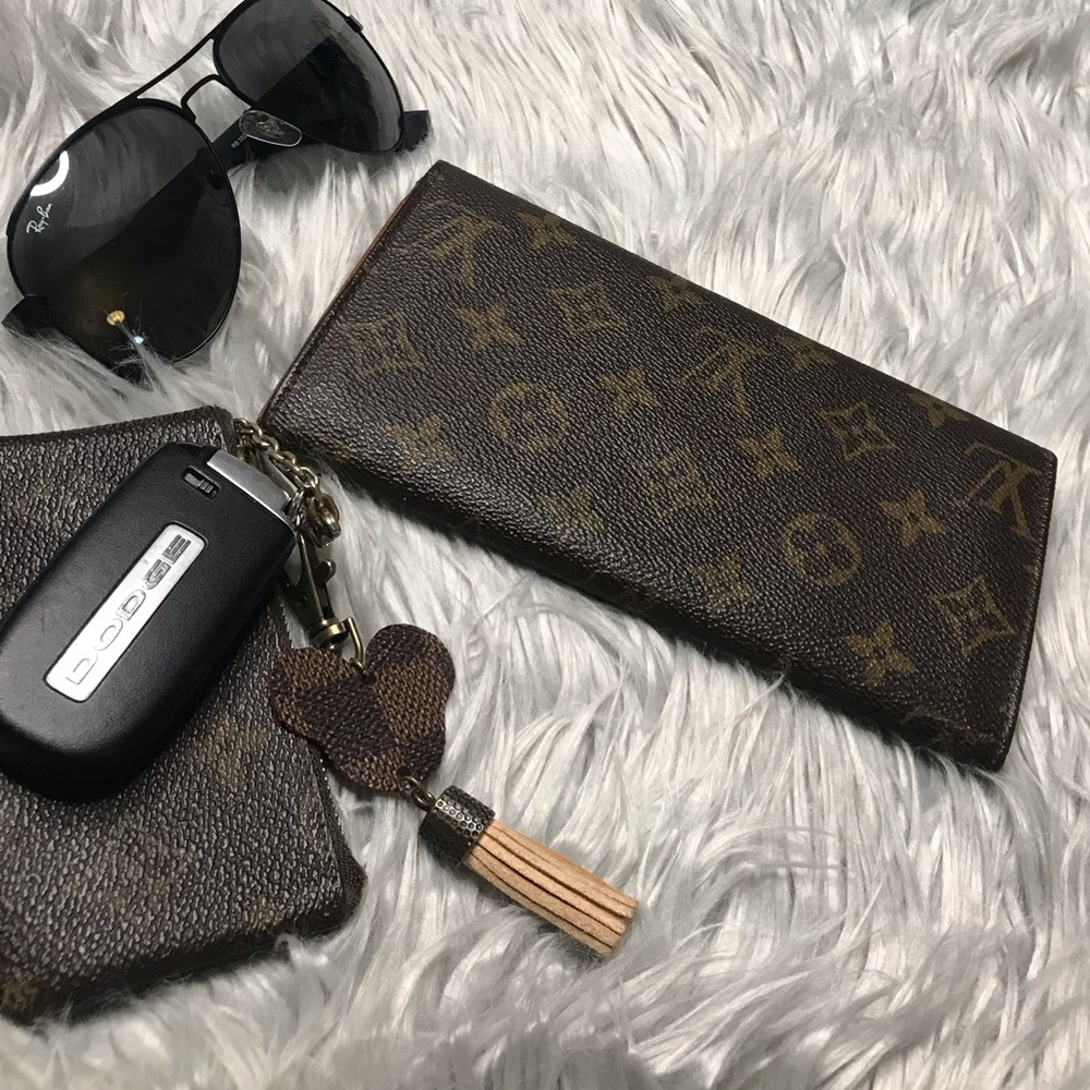 AUTH Vintage Louis Vuitton Sarah Wallet 852 - Picture 4 of 6
